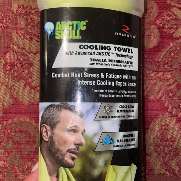 Radians Arctic Skull Cooling Towel - Picture 2 of 4